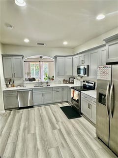 /international/us/9813-foxhall-way-estero-fl-110108030111/