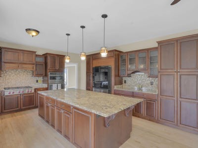 /international/us/9223-w-wyndham-hills-ct-franklin-wi-110108631744/