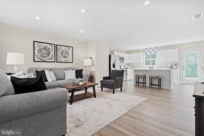 /international/us/2312-inola-court-inwood-wv-110101396654/