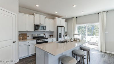 /international/us/10-penny-lane-neptune-township-nj-110098189985/