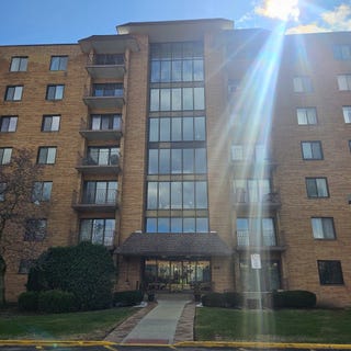 /international/us/1717-w-crystal-lane-mount-prospect-il-110108298942/