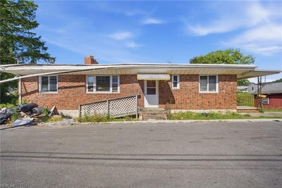 /international/us/125-s-capital-street-suffolk-va-110107895717/