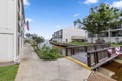 /international/us/710-s-mobile-street-fairhope-al-110096176894/