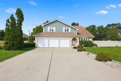 /international/us/10-americana-court-roselle-il-110119993048/