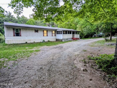 /international/us/98-primrose-lane-earlton-ny-110108170550/
