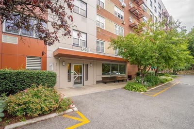 /international/us/1-balint-drive-yonkers-ny-110100781035/