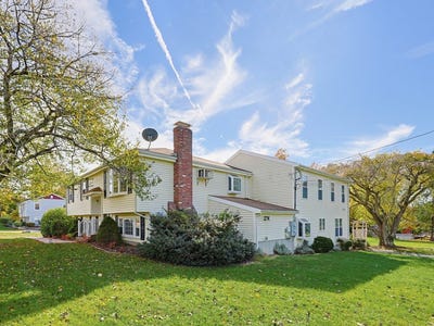 /international/us/560-allen-avenue-north-attleboro-ma-110120770308/