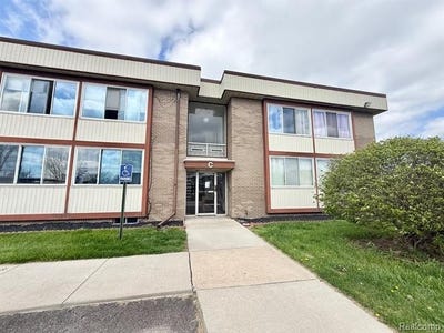 /international/us/3911-fort-street-trenton-mi-110107682228/