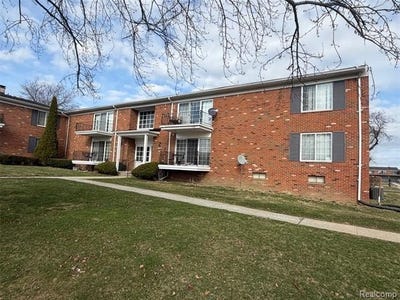 /international/us/454-fox-hills-drive-n-bloomfield-hills-mi-110106676322/