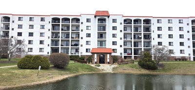 /international/us/375-plum-creek-drive-wheeling-il-110107802510/