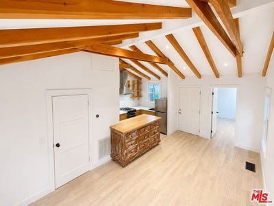 /international/us/6853-alta-loma-ter-los-angeles-ca-110108739970/
