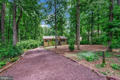 /international/us/202-wilderness-drive-locust-grove-va-110100820965/