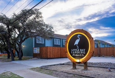 /international/us/1806-highway-35-n-rockport-tx-110106496415/