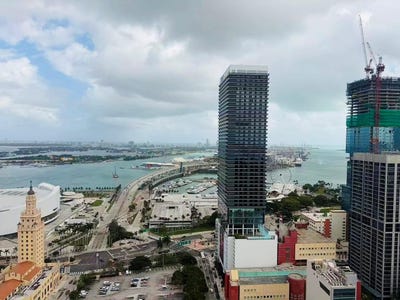 /international/us/121-ne-5th-street-miami-fl-110106069568/