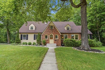 /international/us/215-hill-street-northville-mi-110108750850/