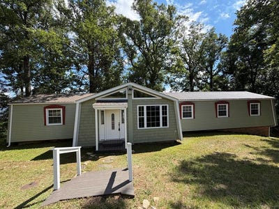 /international/us/794-rhododendron-rd-hillsville-va-110108825486/