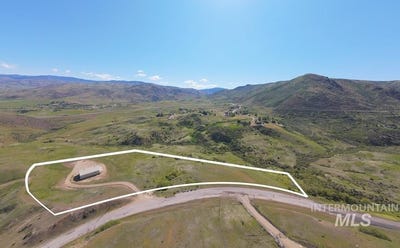 /international/us/227-old-highway-55-horseshoe-bend-id-110098002399/