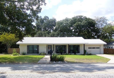 /international/us/507-north-center-street-weimar-tx-110120151078/