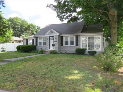 /international/us/812-east-st-dedham-ma-110109031497/