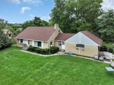 /international/us/4120-s-124th-st-greenfield-wi-110108172997/