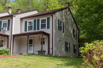 /international/us/132-whispering-pines-colchester-vt-110108573608/