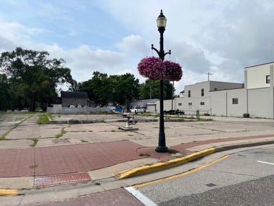 /international/us/226-e-blackhawk-avenue-prairie-du-chien-wi-110101523263/