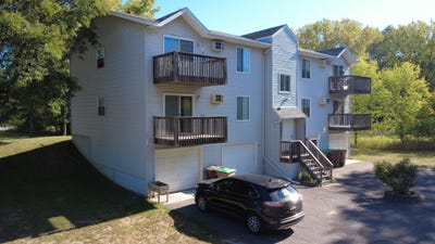 /international/us/240-hallam-avenue-s-mahtomedi-mn-110110199342/