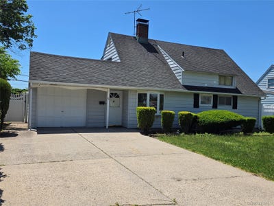 /international/us/68-summer-lane-hicksville-ny-110108385741/