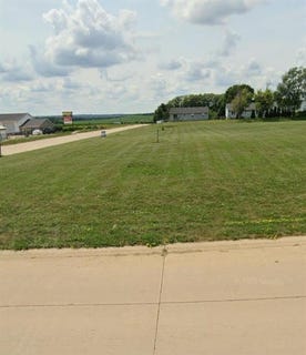 /international/us/829-main-street-s-center-point-ia-110105089388/