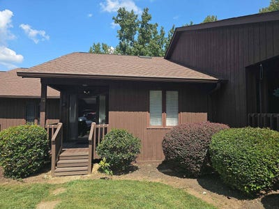 /international/us/12-creekside-way-greenville-sc-110102431687/