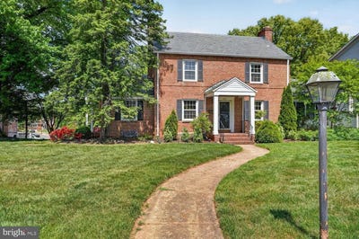 /international/us/4739-dittmar-rd-n-arlington-va-110107610095/