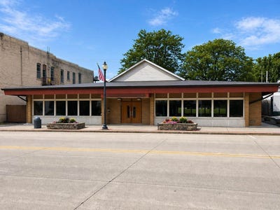 /international/us/111-north-main-st-mayville-wi-110108030470/