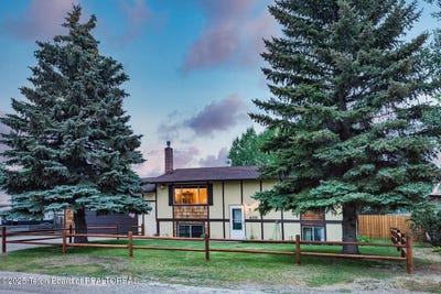 /international/us/469-s-madison-avenue-pinedale-wy-110101869489/