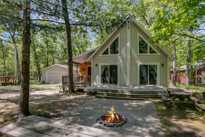 /international/us/14031-s-star-lake-drive-baldwin-mi-110100343153/