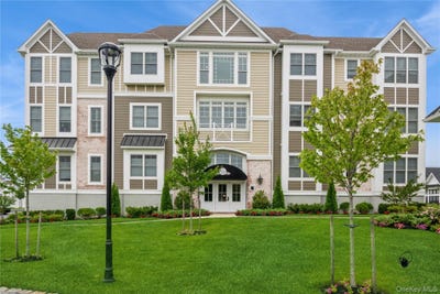 /international/us/21105-aspenwood-drive-plainview-ny-110107583508/