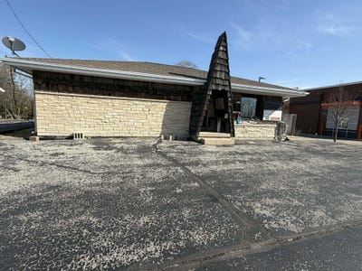 /international/us/1618-w-washington-st-west-bend-wi-110106918181/