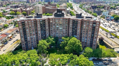 /international/us/6120-grand-central-parkway-forest-hills-ny-110120461714/