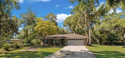 /international/us/8-orange-court-port-royal-sc-110110365413/