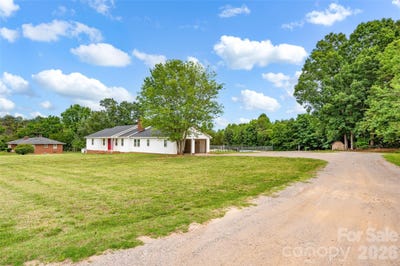 /international/us/581-barry-oak-road-statesville-nc-110108488625/