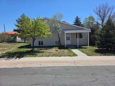 /international/us/211-jolley-avenue-douglas-wy-110108399184/