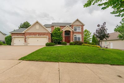 /international/us/2907-fox-creek-road-bloomington-il-110100195239/