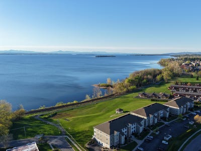 /international/us/58-club-road-plattsburgh-ny-110107196031/
