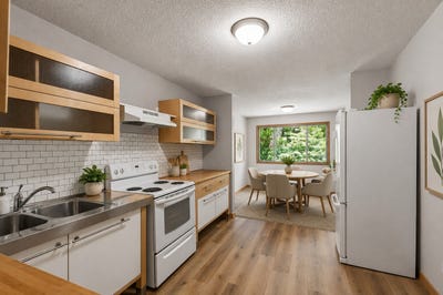 /international/us/428-pleasant-drive-hastings-mn-110109138807/