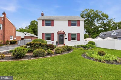 /international/us/527-saxer-ave-springfield-pa-110108378568/
