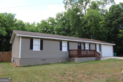 /international/us/335-poplar-avenue-social-circle-ga-110108225068/