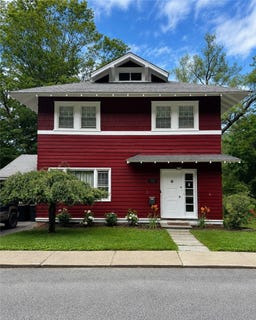 /international/us/32-delaware-avenue-delhi-ny-110119510061/