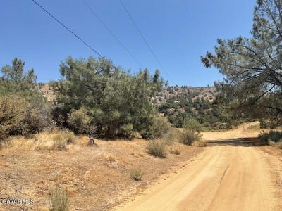 /international/us/rancharia-creek-road-caliente-ca-110099935393/