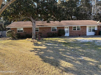 /international/us/3-bainbridge-place-long-beach-ms-110120910590/