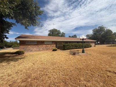 /international/us/408-w-morris-street-seymour-tx-110110294471/