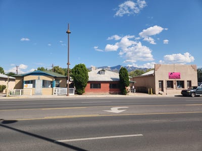 /international/us/912-camino-del-pueblo-highway-313-bernalillo-nm-110098157139/?lang=en
